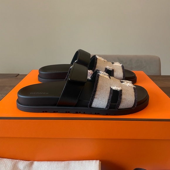 SOLD Hermes Fringe Chypre Sandals - Picture 4 of 13
